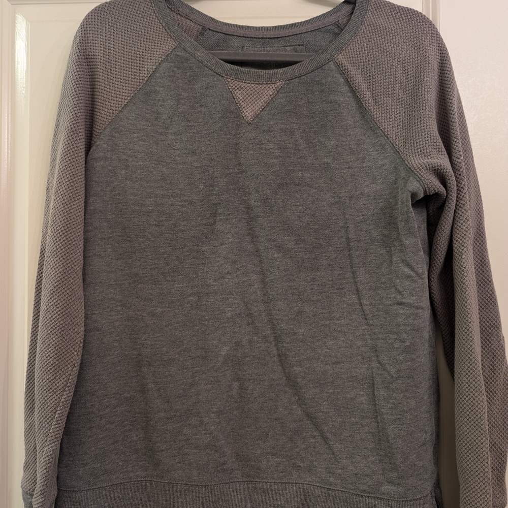 Gray Long Sleeve Sweatshirt